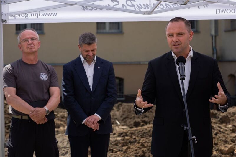 The IPN Office of Search and Identification is resuming works at 37 Rakowiecka Street in Warsaw