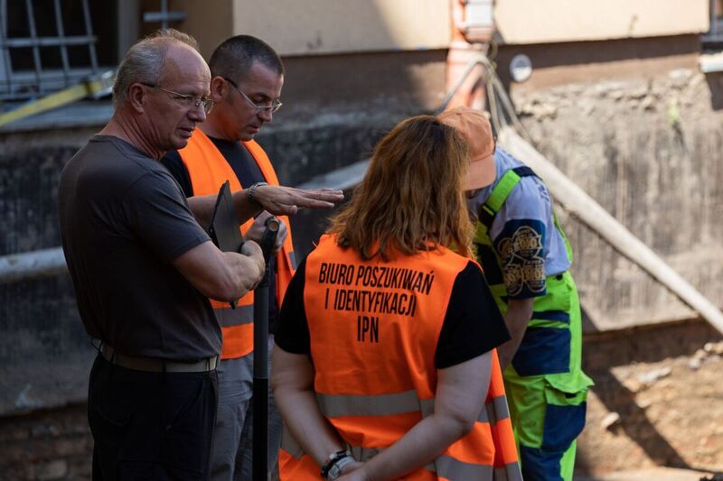 The IPN Office of Search and Identification is resuming works at 37 Rakowiecka Street in Warsaw