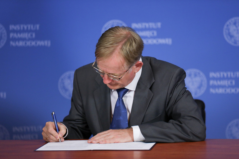 The Institute of National Remembrance has signed a cooperation agreement with the Genocide and Resistance Research Centre of Lithuania (LGGRTC).