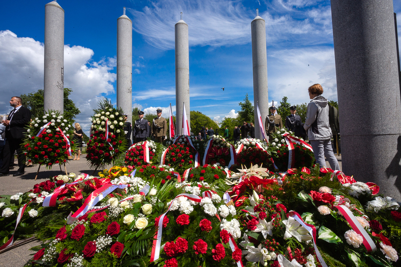 Representatives of state authorities, with Poland’s President Andrzej Duda, and PM Mateusz Morawiecki, paid homage to the victims of the Volhynian genocide in the anniversary commemoration in Warsaw.