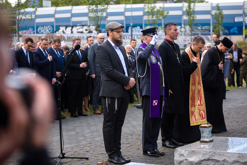 Representatives of state authorities, with Poland’s President Andrzej Duda, and PM Mateusz Morawiecki, paid homage to the victims of the Volhynian genocide in the anniversary commemoration in Warsaw.
