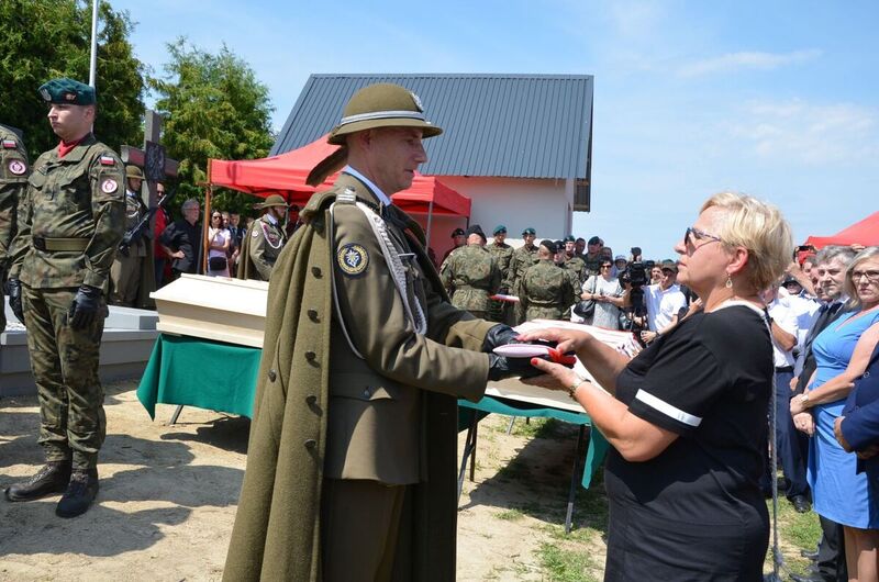Funeral ceremonies of 14 soldiers of the Polish Army murdered in July 1946 by Ukrainian nationalists - Jawornik Ruski, 29 July 2022. Photo: Katarzyna Gajda-Bator, Institute of National Remembrance, Rzeszów Branch