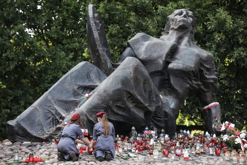 Celebrations at the Powązki Military Cemetery. Photo: Mikołaj Bujak (IPN)