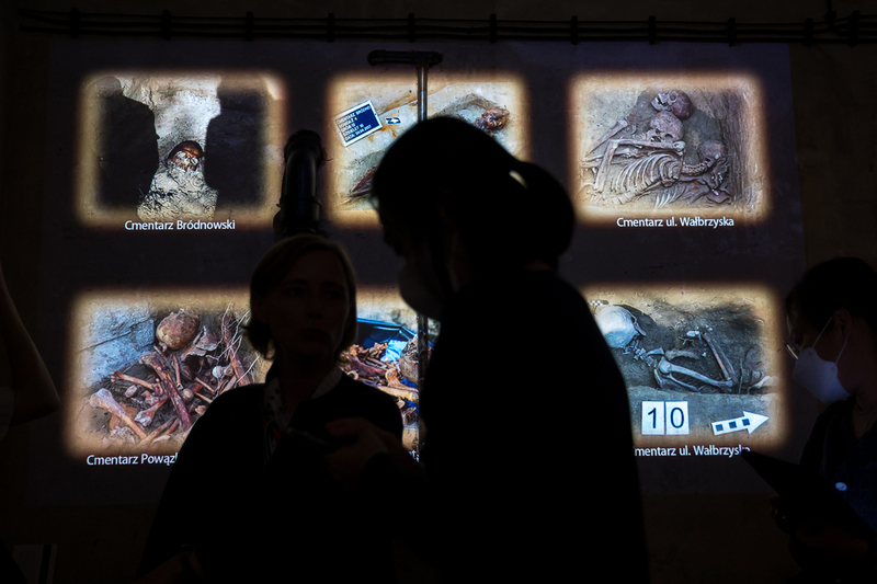 Representatives of the NKHR at the IPN Memorial Chamber in Strzelecka Street. Photo: Sławek Kasper (IPN)