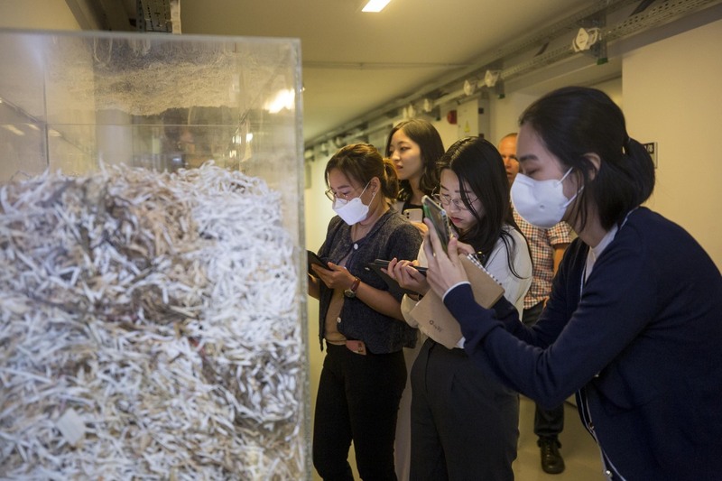 Representatives of the NKHR at the IPN Archive. Photo: Katarzyna Adamów (IPN)