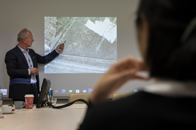 Representatives of the NKHR during the meeting with the IPN Deputy President Prof. Krzysztof Szwagrzyk. Photo: Sławek Kasper (IPN)