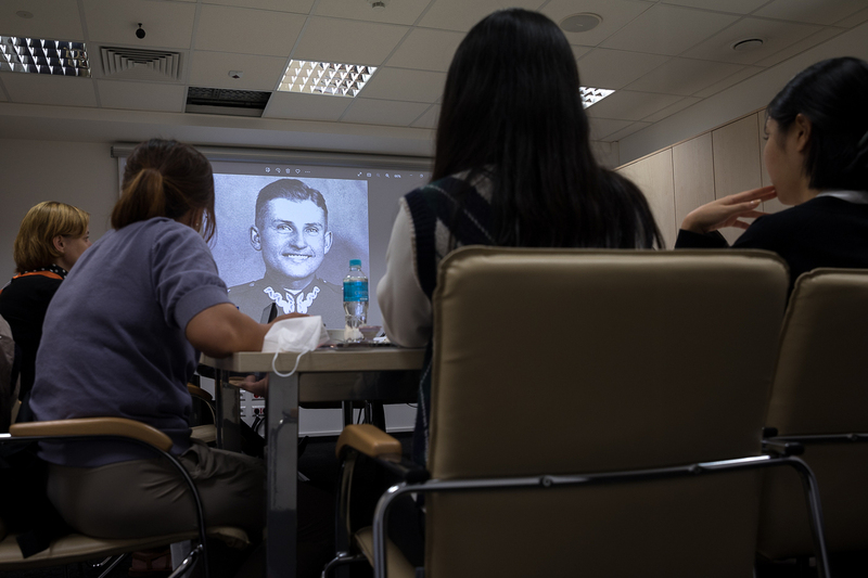 Representatives of the NKHR during the meeting with the IPN Deputy President Prof. Krzysztof Szwagrzyk. Photo: Sławek Kasper (IPN)