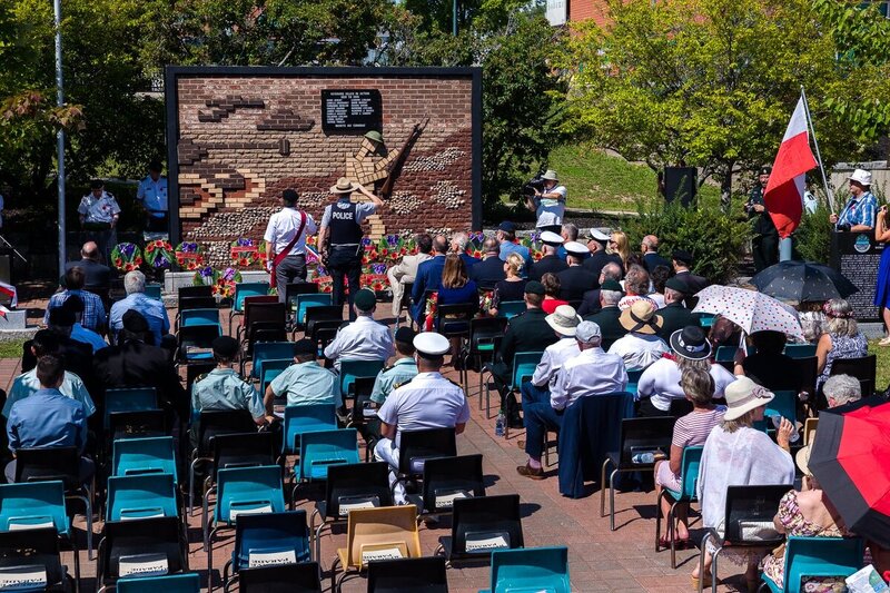 Paying tribute to Canadian soldiers and commemorating officers and sailors of ORP Ślązak