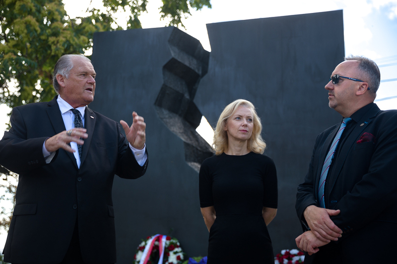 Honoring the victims of Soviet crimes at the local Katyn Memorial and at a plaque to Polish deportees to Siberia.