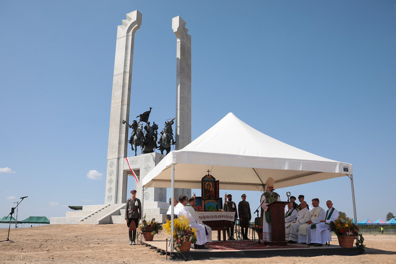 The unveiling of a monument dedicated to Polish Cavalry at the site of the Battle of Komarów