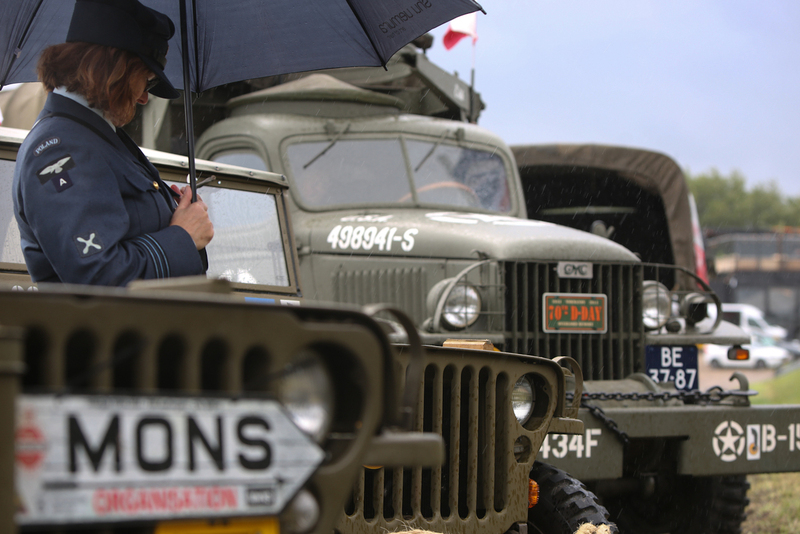 The ceremony of unveiling the monument to commemorate General Stanislaw Maczek