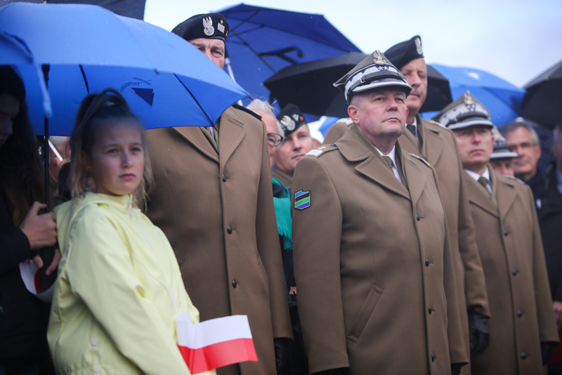 The ceremony of unveiling the monument to commemorate General Stanislaw Maczek