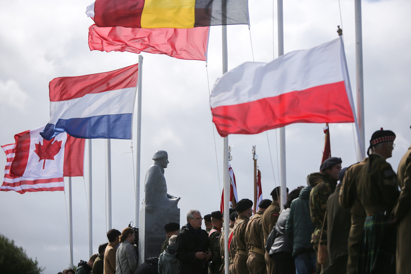 The ceremony of unveiling the monument to commemorate General Stanislaw Maczek