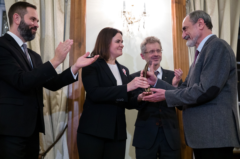 Presentation of the Platform of European Memory and Conscience for 2021 to the Memorial Association. The award was received by Boris Bielenkin, a member of Memorial's leadership, long-time head of Memorial's library and director of its Research and Information Center. Photo Slawek Kasper (IPN)