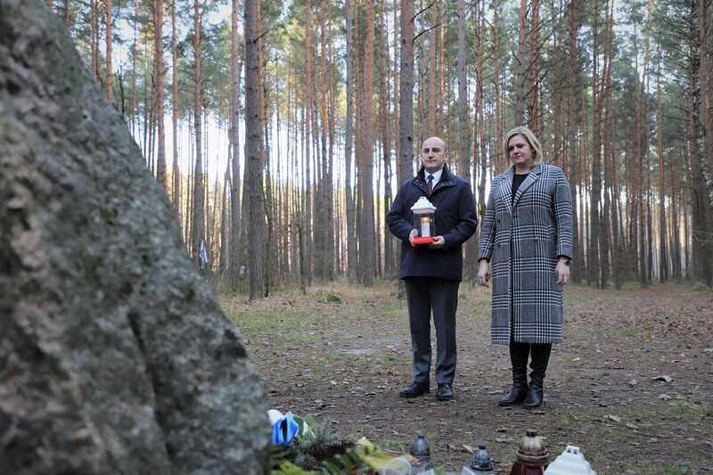 Paying homage to Jews, Holocaust victims from Tykocin and the surrounding area at the place of their execution and burial in Łopuchów