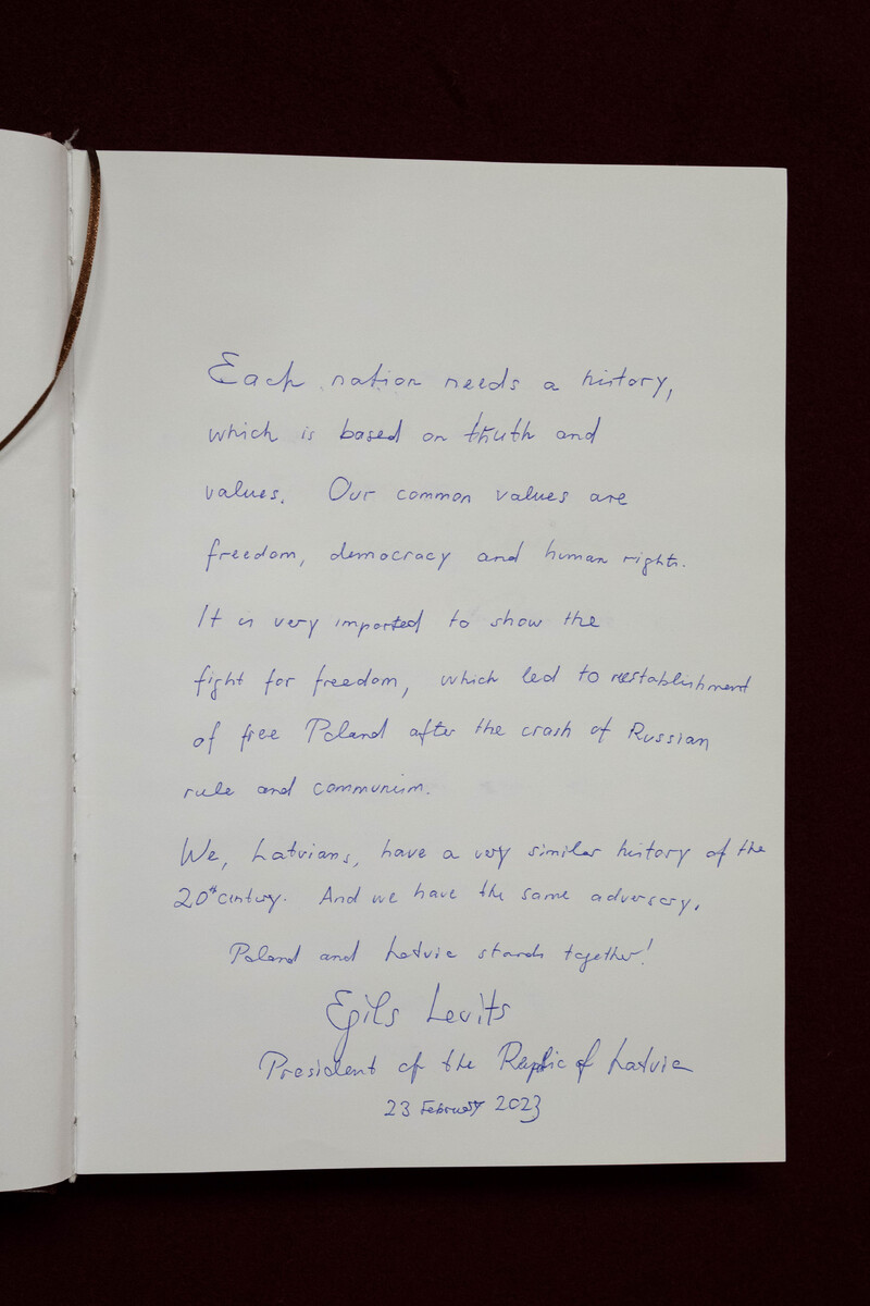 Latvian President at the Mausoleum of the Presidents of Poland in Exile, Warsaw 23 February 2023