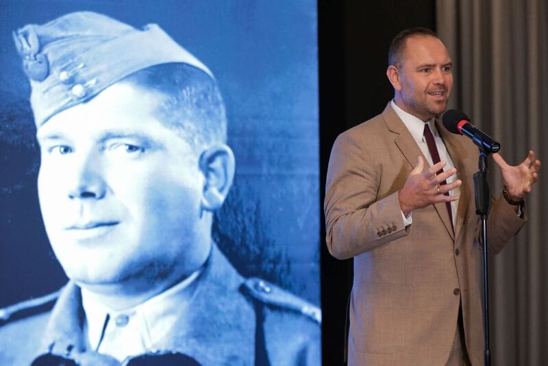 The ceremony of returning the ID tag of a Polish veteran Franciszek Żbikowski to his relatives – Warsaw, 19 July 2023; photo: M. Bujak (IPN)