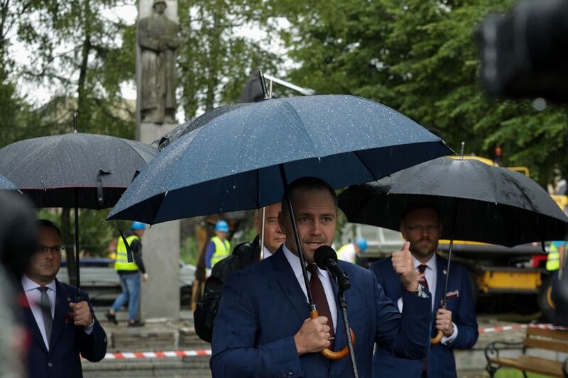 The dismantling of yet another monument commemorating the Red Army, Szczecin 3 August 2023; Photo: Mikołaj Bujak IPN