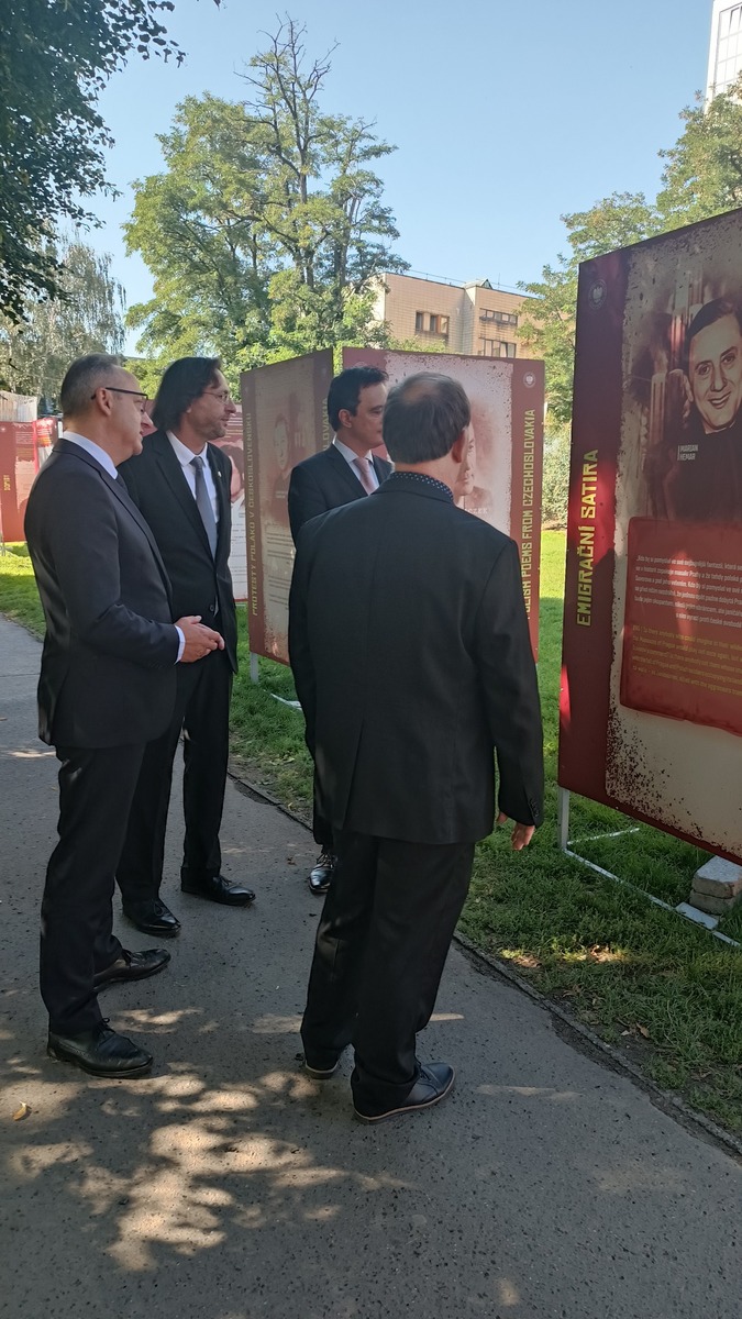 Deputy President of the IPN, Prof. Karol Polejowski at the official opening of the Institute's "Not only Siwiec" exhibition in Prague