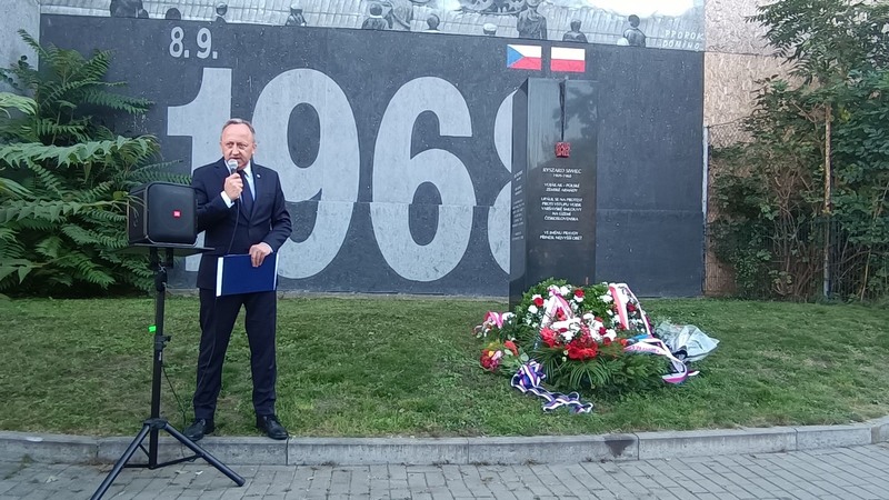 Deputy President of the IPN, Prof. Karol Polejowski at the official opening of the Institute's "Not only Siwiec" exhibition in Prague
