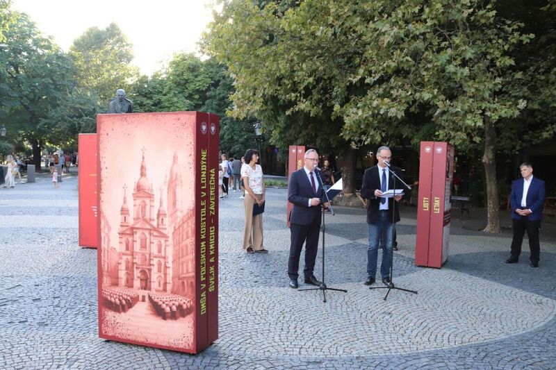 Deputy President of the IPN, Prof. Karol Polejowski at the official opening of the Institute's "Not only Siwiec" exhibition in Bratislava, photo:UPN