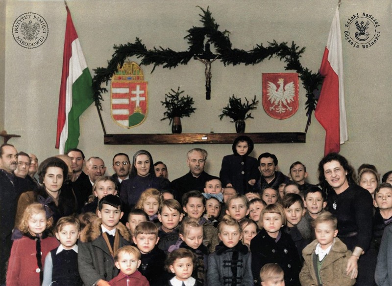 József Antall and other guests among Polish youth in Keszthely (IPN Archive)