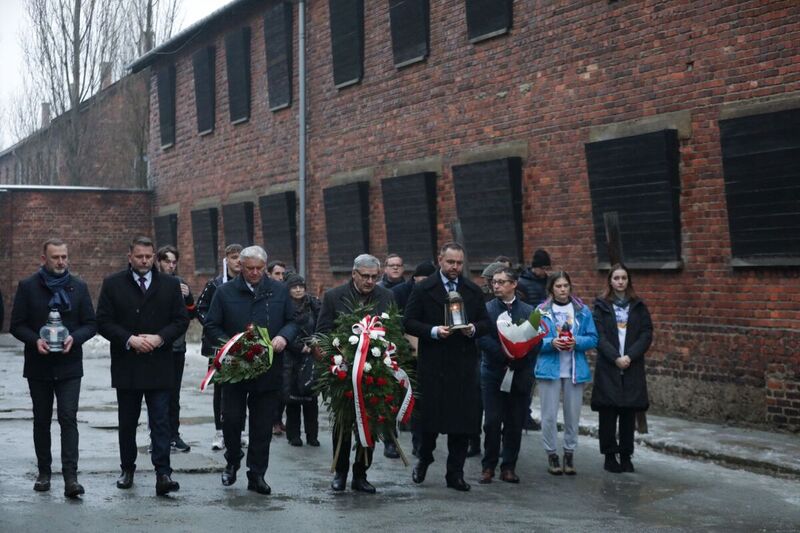 The memory of Auschwitz victims was commemorated during the 5th edition of the "Light of Peace Run" , 18 January 2024, Photo: Mikołaj Bujak, IPN The memory of Auschwitz victims was commemorated during the 5th edition of the "Light of Peace Run" , 18 January 2024, Photo: Mikołaj Bujak, IPN