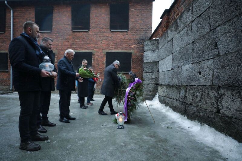 The memory of Auschwitz victims was commemorated during the 5th edition of the "Light of Peace Run" , 18 January 2024, Photo: Mikołaj Bujak, IPN The memory of Auschwitz victims was commemorated during the 5th edition of the "Light of Peace Run" , 18 January 2024, Photo: Mikołaj Bujak, IPN