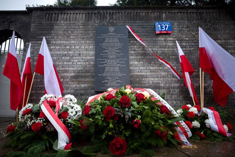 The unveiling of a plaque dedicated to the wartime activities of the Holy Family of Nazareth Warsaw Convent - Warsaw, March 16, 2024; photo: Sławek Kasper, IPN The unveiling of a plaque dedicated to the wartime activities of the Holy Family of Nazareth Warsaw Convent - Warsaw, March 16, 2024; photo: Sławek Kasper, IPN