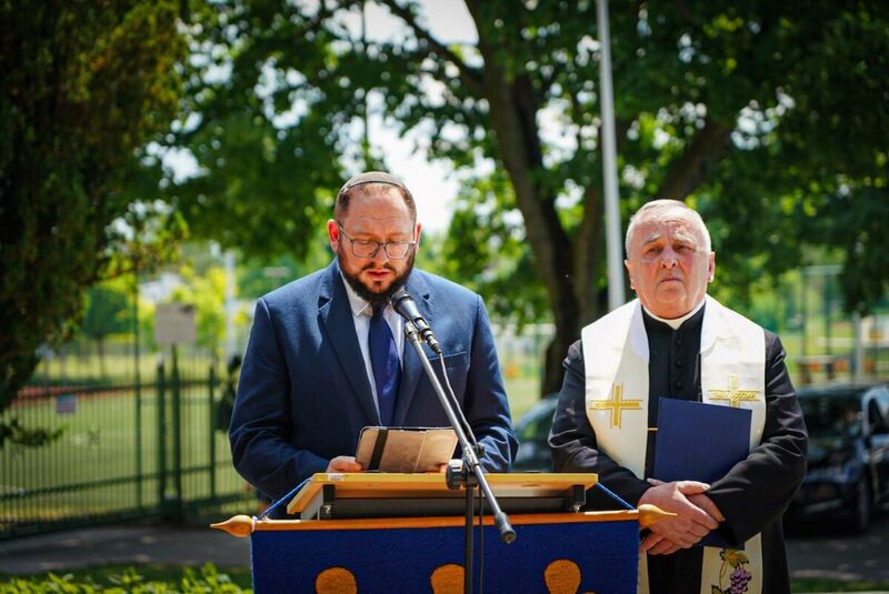 The unveiling of the memorial matzeva in Błonie – 28 May 2024; photo: Mateusz Niegowski (IPN)