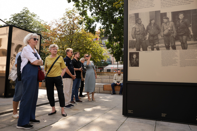 The “Heroines Among Heroes” outdoor exhibition on the 80th anniversary of the outbreak of the Warsaw Uprising; Photo: Mikołaj Bujak, IPN