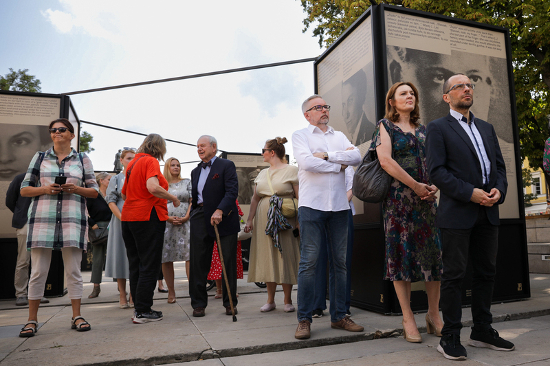 The “Heroines Among Heroes” outdoor exhibition on the 80th anniversary of the outbreak of the Warsaw Uprising; Photo: Mikołaj Bujak, IPN