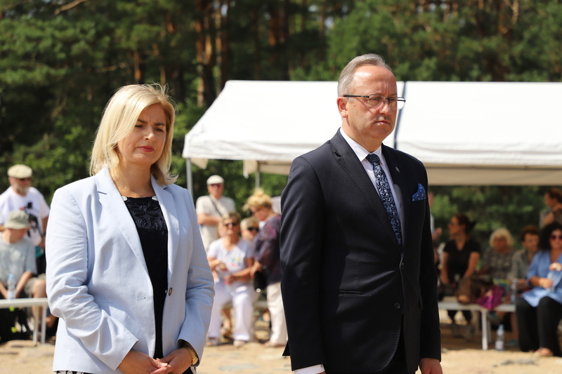Deputy President of the IPN Karol Polejowski, Ph.D., D.Sc. and Head of the IPN International Cooperation Office Agnieszka Jędrzak, 81th Anniversary of the Revolt at the Treblinka II Death Camp – 2 August 2024. Photo: Paula Prudziłowicz (IPN)