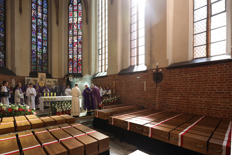 State burial for victims of German crimes – Chojnice, 2 September 2024; photo: M. Bujak (IPN)