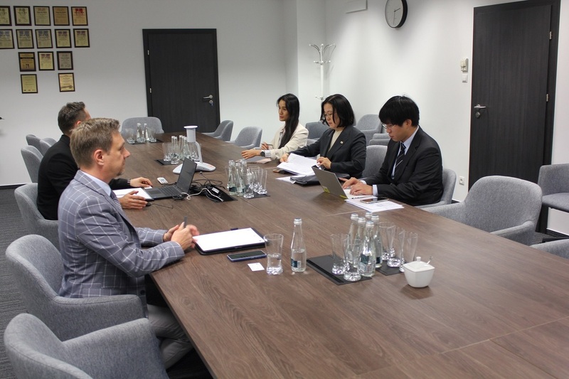 Representatives of the Ministry of Unification of Korea visited the IPN – Warsaw, 30 August 2024; photo: S. Bardski (IPN) Representatives of the Ministry of Unification of Korea visited the IPN – Warsaw, 30 August 2024; photo: S. Bardski (IPN)