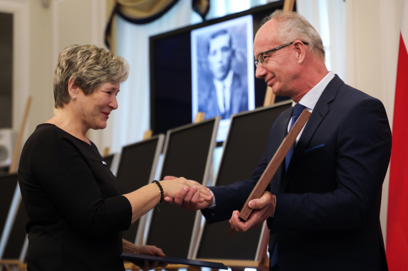 The ceremony of handing out identification notes to family members of 17 victims of totalitarian regimes - Warsaw, 1 October 2024, Photo: Mikołaj Bujak, IPN The ceremony of handing out identification notes to family members of 17 victims of totalitarian regimes - Warsaw, 1 October 2024, Photo: Mikołaj Bujak, IPN