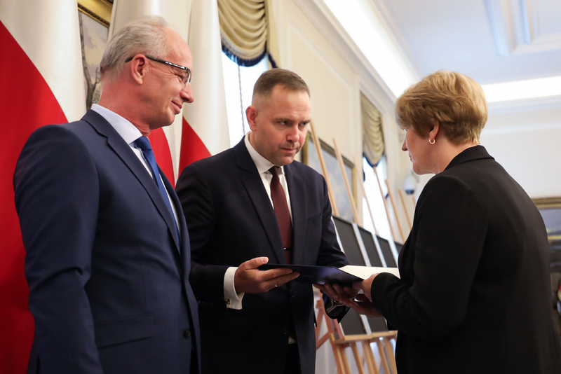 The ceremony of handing out identification notes to family members of 17 victims of totalitarian regimes - Warsaw, 1 October 2024, Photo: Mikołaj Bujak, IPN The ceremony of handing out identification notes to family members of 17 victims of totalitarian regimes - Warsaw, 1 October 2024, Photo: Mikołaj Bujak, IPN