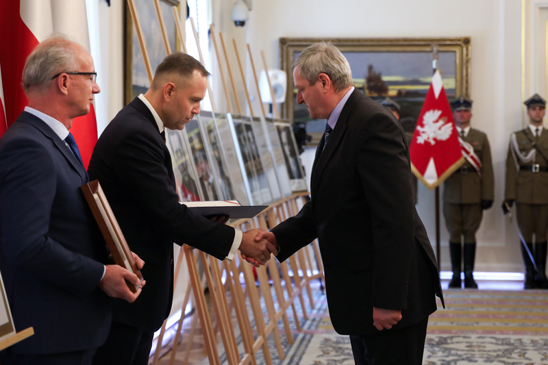 The ceremony of handing out identification notes to family members of 17 victims of totalitarian regimes - Warsaw, 1 October 2024, Photo: Mikołaj Bujak, IPN The ceremony of handing out identification notes to family members of 17 victims of totalitarian regimes - Warsaw, 1 October 2024, Photo: Mikołaj Bujak, IPN