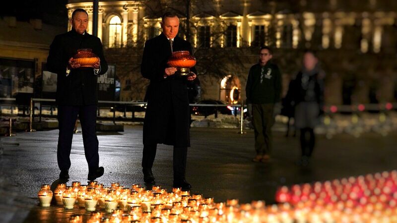 Lighting the light of Freedom, Source : wszystkoconajważniejsze