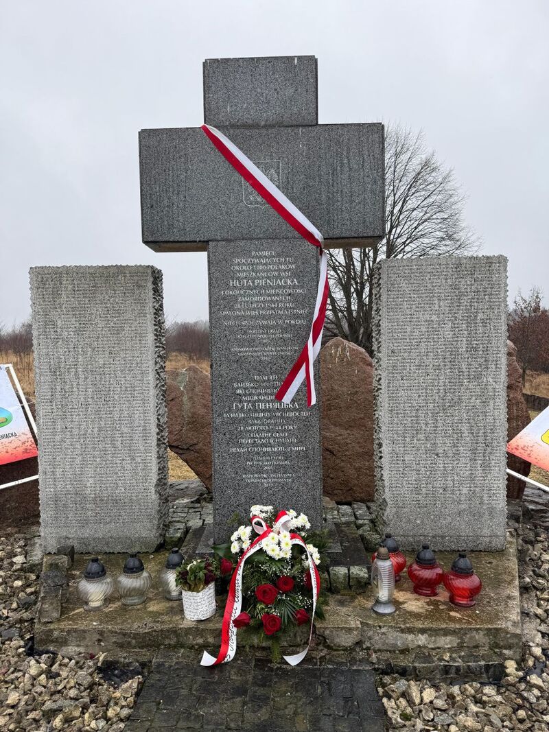 IPN representatives paid tribute to the victims of the Huta Pieniacka Massacre
