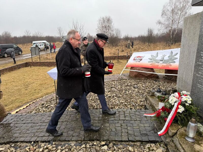 IPN representatives paid tribute to the victims of the Huta Pieniacka Massacre