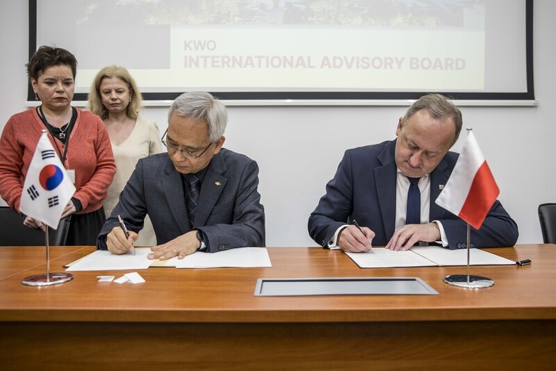 The IPN has signed a "Memorandum of Understanding and Exchange" with the Korea War-memorial Organisation representing the War Memorial of Korea, Warsaw 19 May 2025 Photo: Katarzyna Adamów