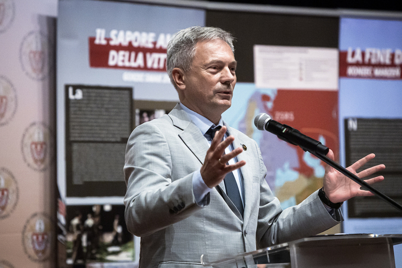 Director of the IPN National Education Office, Dr. Adam Pleskaczyński