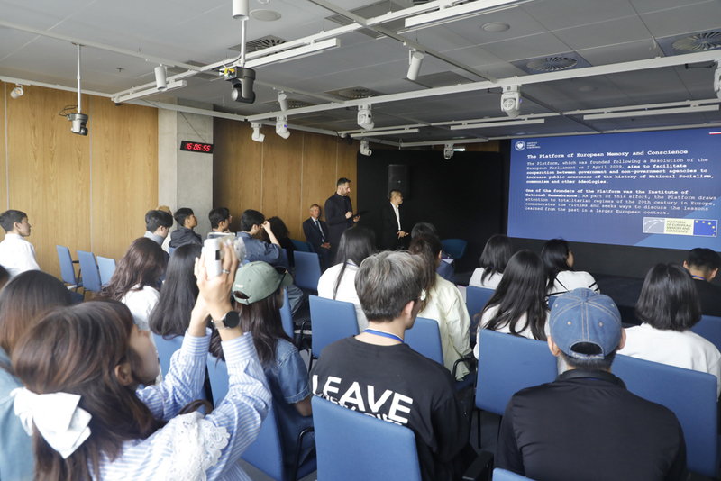 Representatives of the National Institute for Unification Education under the Ministry of Unification of the Republic of Korea visited the Institute of National Remembrance, Warsaw 18 July 2025; photo: Piotr Życieński (IPN)