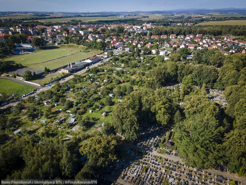 Exhumation works; photo: Krzysztof Mikołajczyk (IPN)