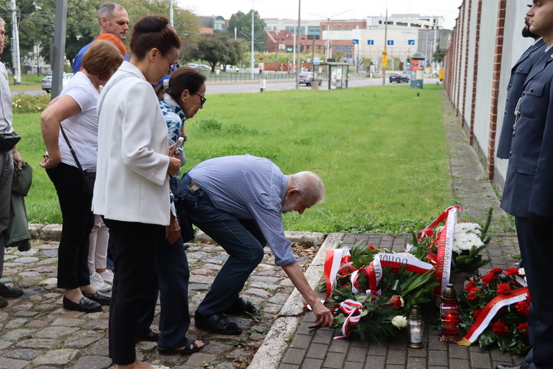 In tribute to “Inka” and “Zagończyk”, Gdańsk 26 August, photo: Jan Kołakowski (IPN)