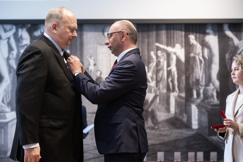 The ceremonial decoration of the laureates of the "Ambassador of Polish History” award, Warsaw 22 October 2025; photo: Sławek Kasper (IPN)