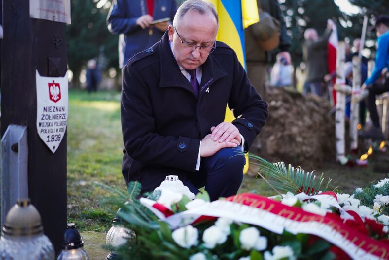 Reburial of the remains of WWII Polish soldiers, IPN Deputy President Prof. Karol Polejowski, Photo: Mateusz Niegowski (IPN) Reburial of the remains of WWII Polish soldiers, IPN Deputy President Prof. Karol Polejowski, Photo: Mateusz Niegowski (IPN)