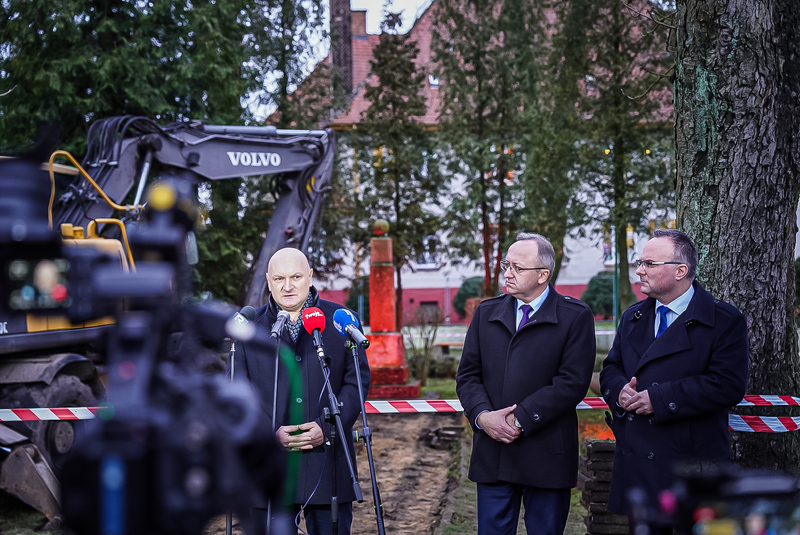 Dismantling of a Soviet propaganda object in Maszewo, Poland, 10 December 2025; photo: M. Niegowski (IPN)