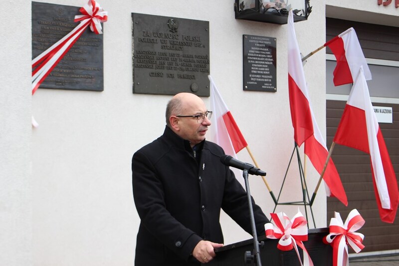 Unveiling of a plaque commemorating a Pole who informed the world about the Holocaust, Brudzew, Poland, 22 December 2025. Photo: Marta Sankiewicz (IPN)